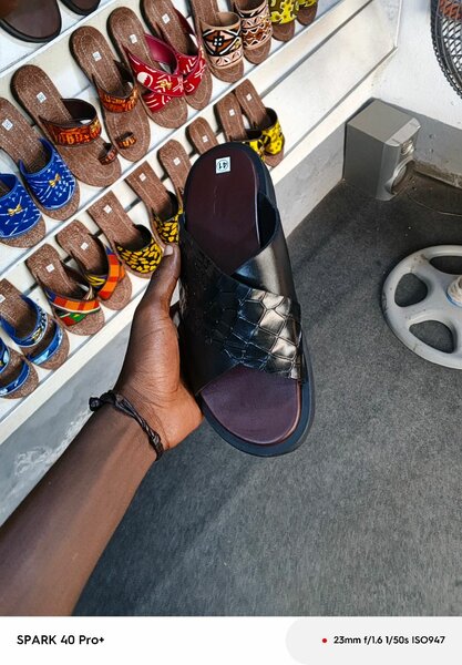 Sandales en cuir tissées