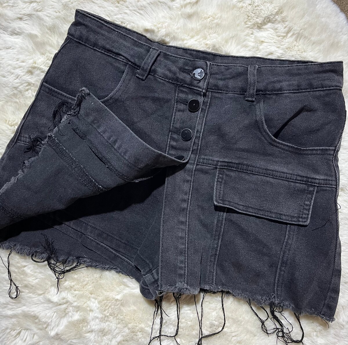 Jupe en jean noir stylée