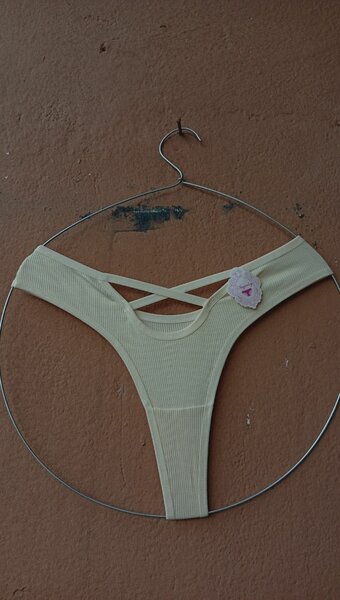 Culotte en dentelle ajourée