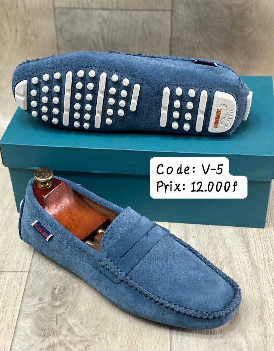 Mocassins en daim bleu élégants