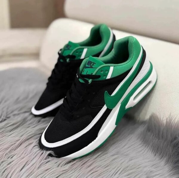 Baskets air max vert et noir