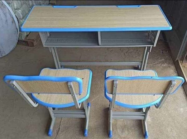 Bureau et chaises éducatifs