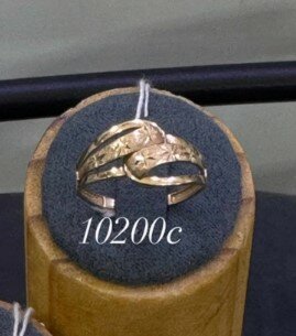 Стильное кольцо золотое