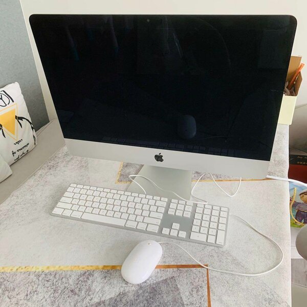 Apple iMac 21.5  Intel core i5