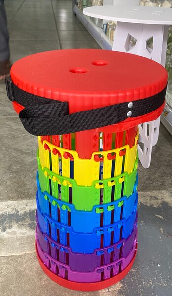 Tabouret pliable arc-en-ciel