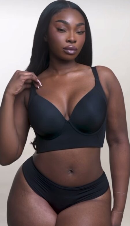 Corset black bra ✅cup size: 42e