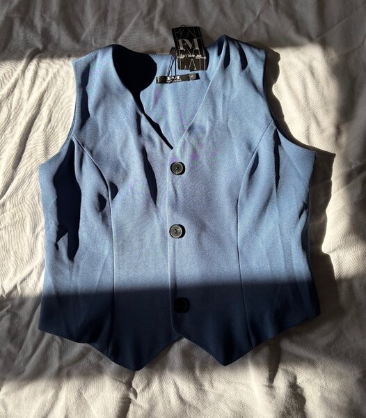 Костюм-двойка (жакет и юбка) S и M размеры