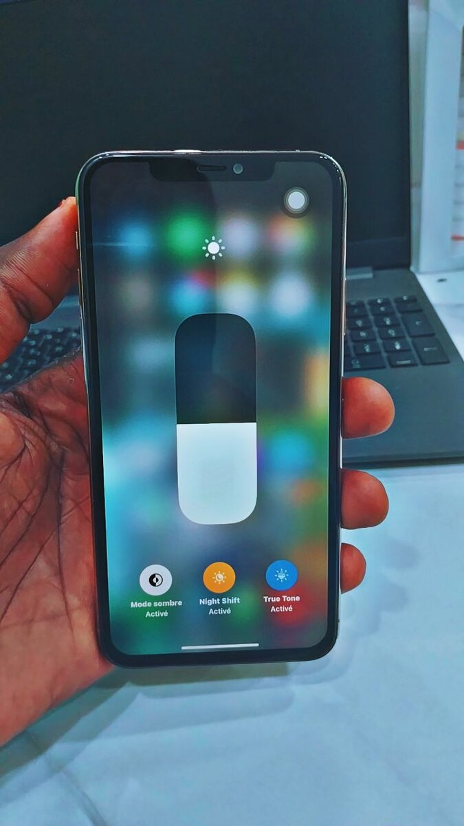 Iphone 11pro max 64GB sans Face ID