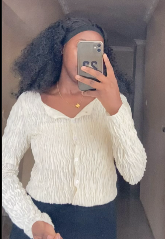 Short knitted Sweater with buttons  size: M