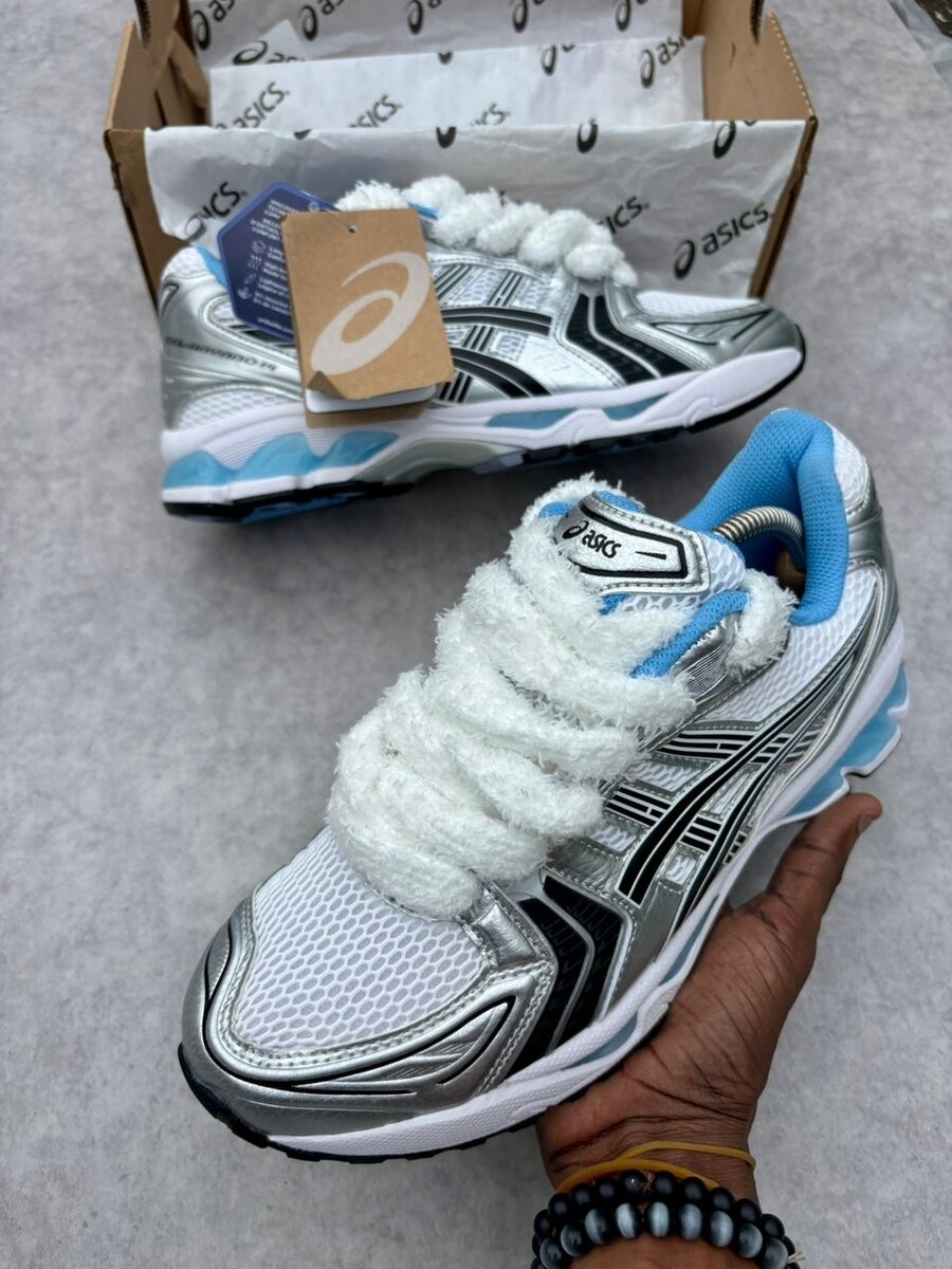 ASICS KAYANO 14 lacets Fluffy