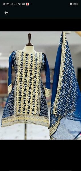 Ladies suit