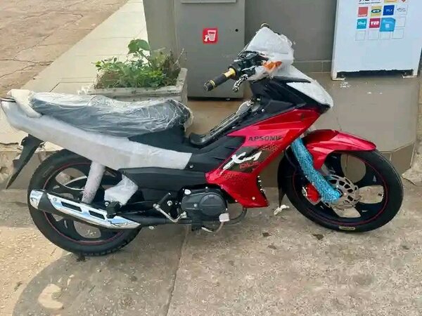 Moto sportive puissante