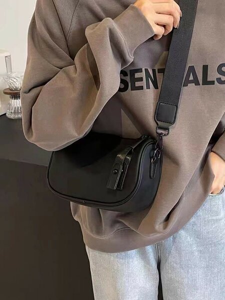 Sac bandoulière en cuir noir