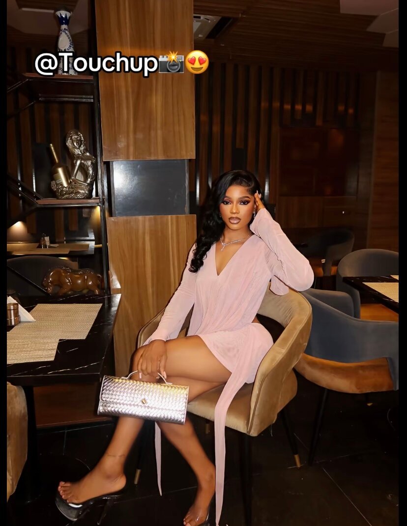 Robe élégante rose chic