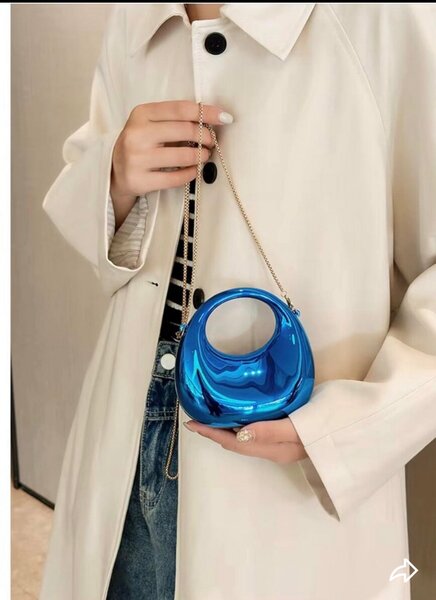 Sac à main en résine brillant