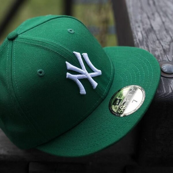 Casquette verte NY élégante