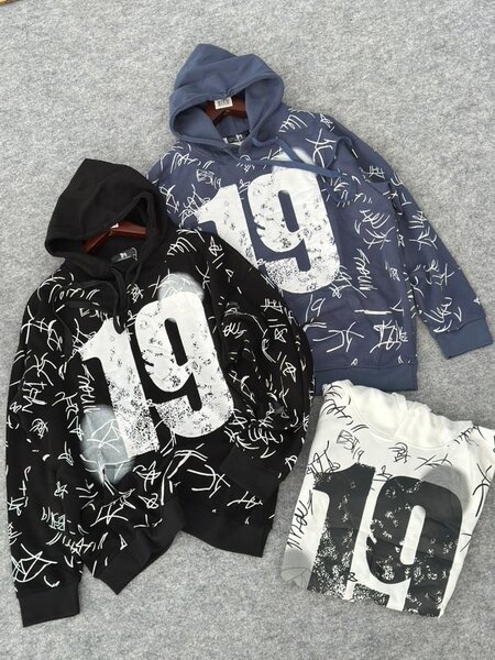 Sweat à capuche tendance "19"
