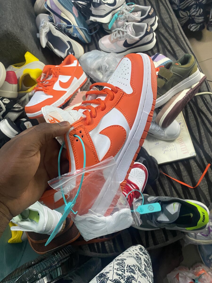 Baskets Orange et Blanches