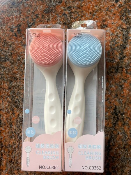 Exfoliating brush