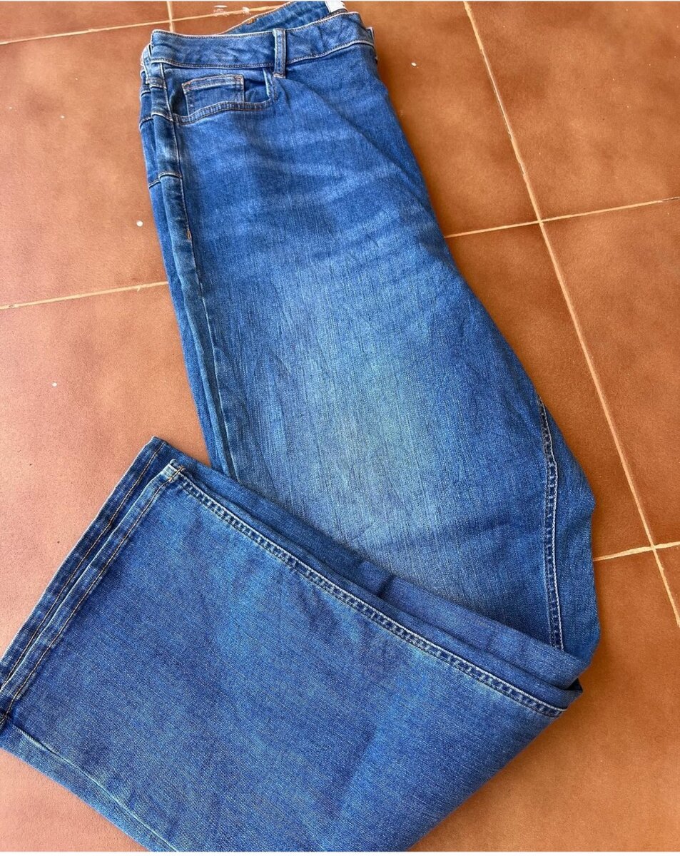 Thrift ladies jeans