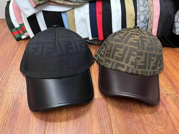 Casquettes de mode élégantes
