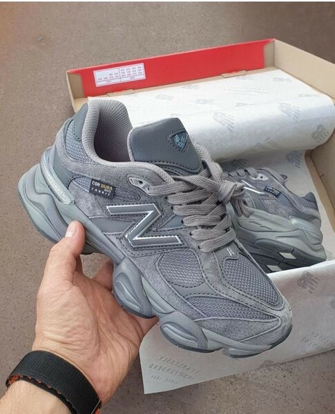 NEW BALANCE CLASSIC