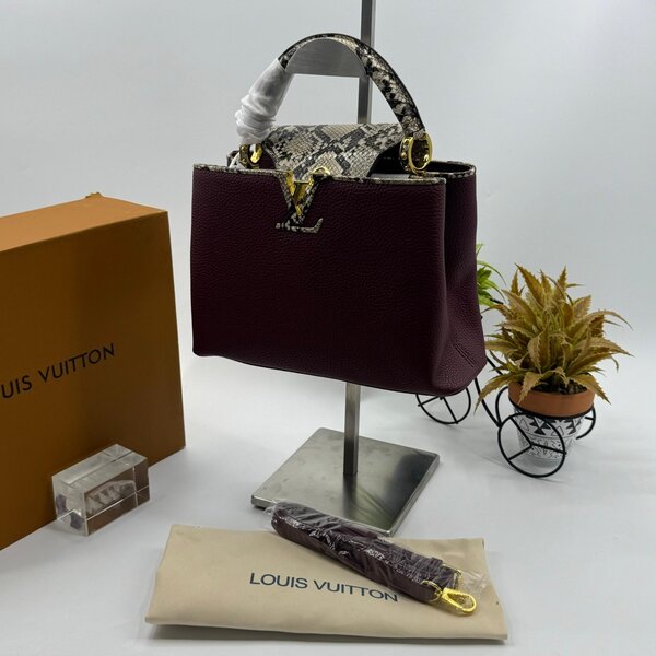 LOUIS VUITTON HANDHELD BAG