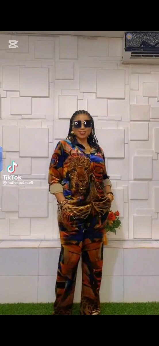 Turkey Gown; Up and down