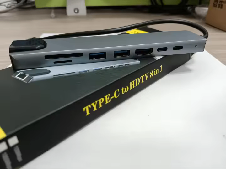 Adaptateur USB-C 8 en 1