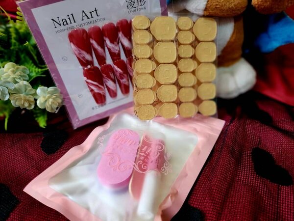 Lux N Style stick on nails