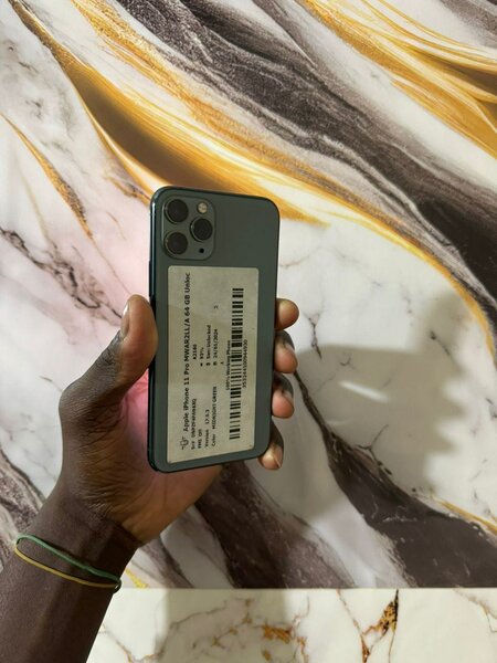 iPhone 11pro 64giga quasi neuf importe