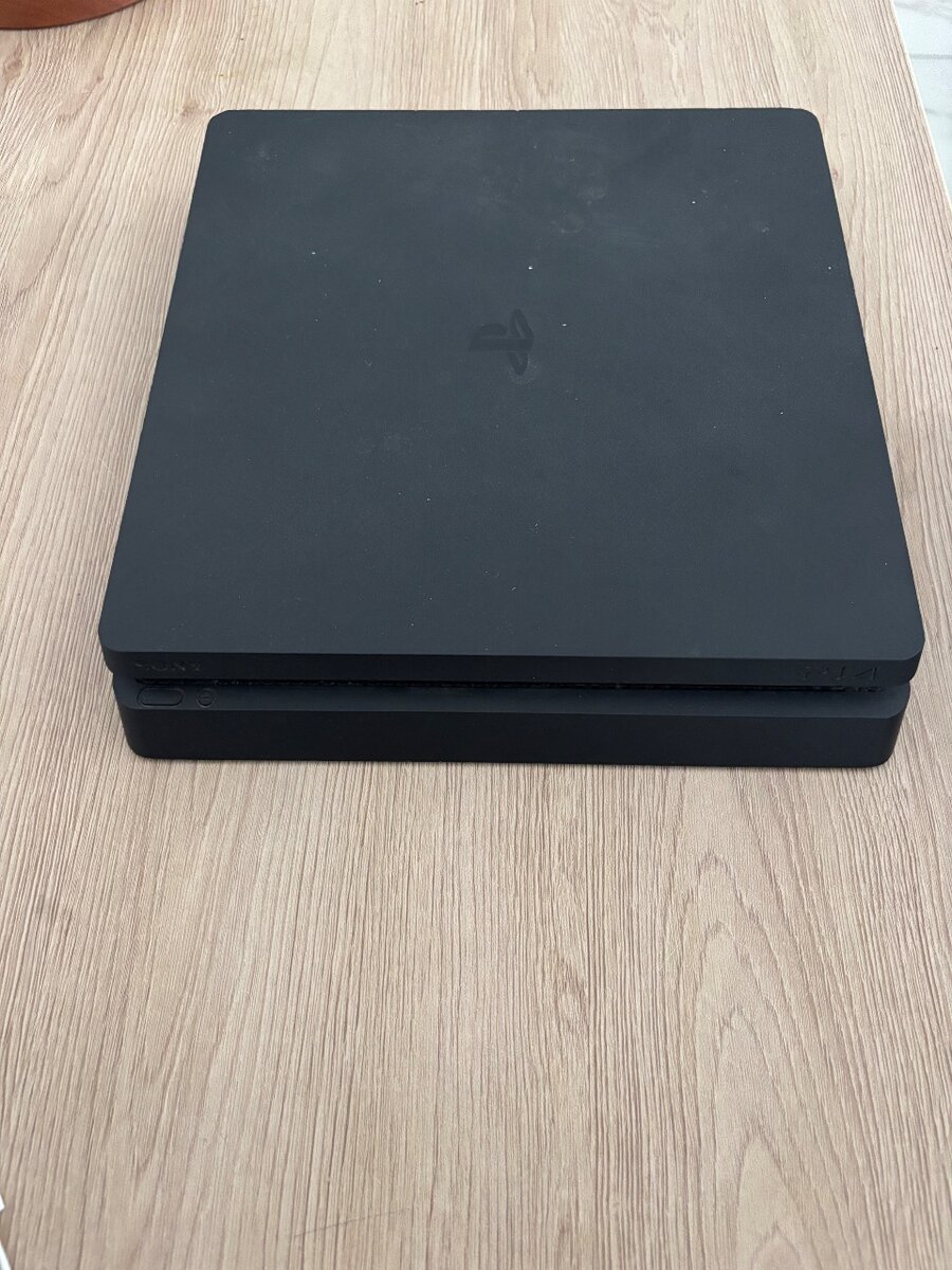 Ps4 Slim plus fifa 22