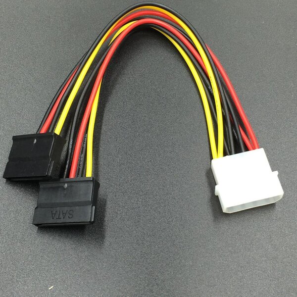 Adaptateur Molex vers SATA