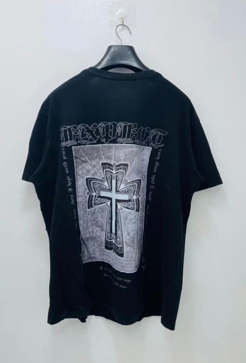 T-shirt noire streetwear imprimée