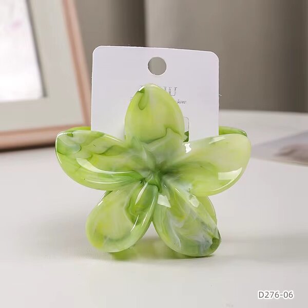 Pince à cheveux en résine fleurie