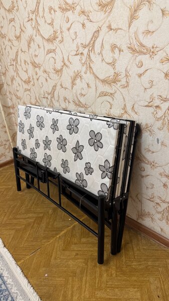 Металлическая кровать