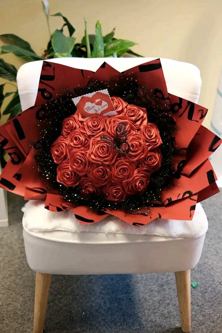 Fleurs artificielles en boîte