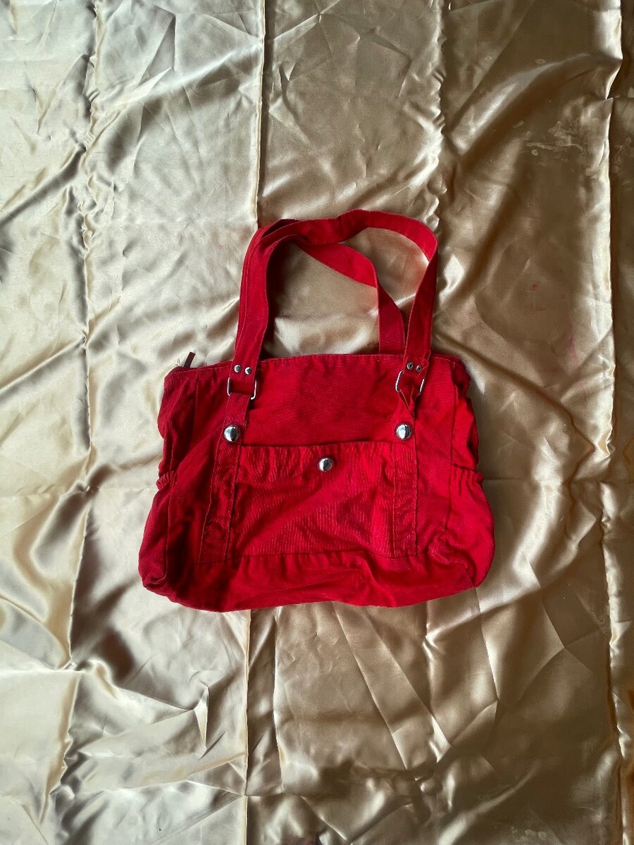 Red bag y2k