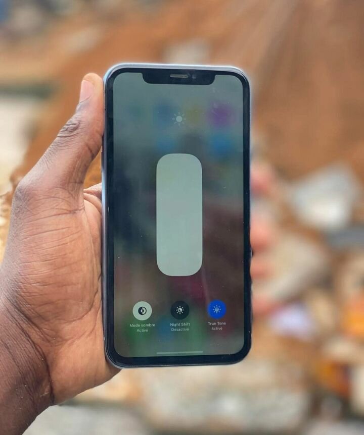 iPhone XR Bleu Néon