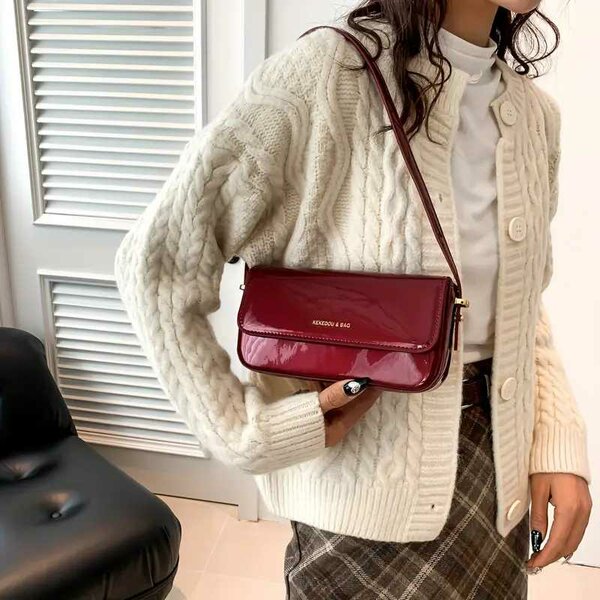 Petit sac rouge brillant