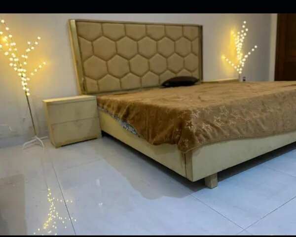 Master bed set with 2 side tables