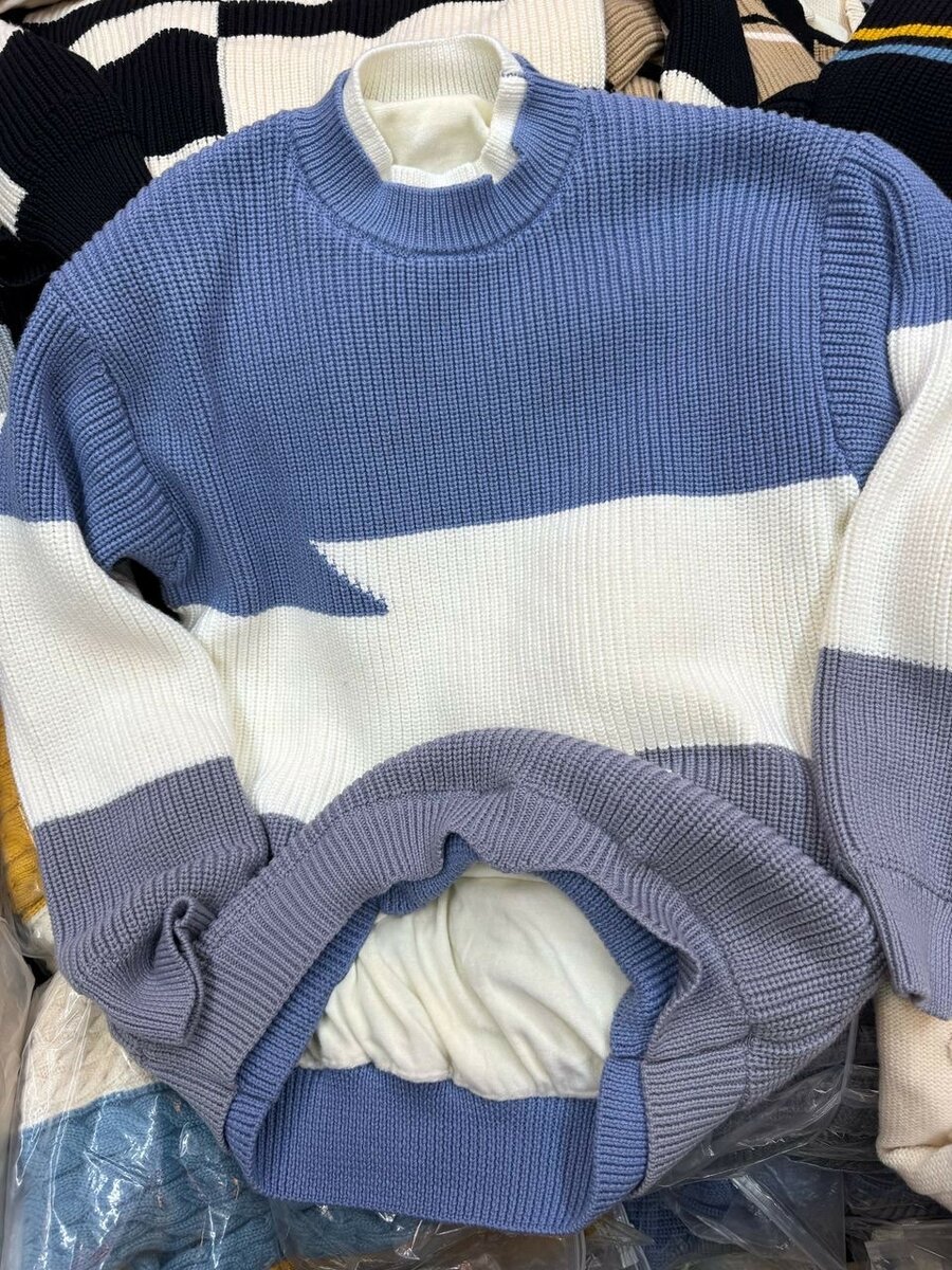 UNISEX SWEATERS