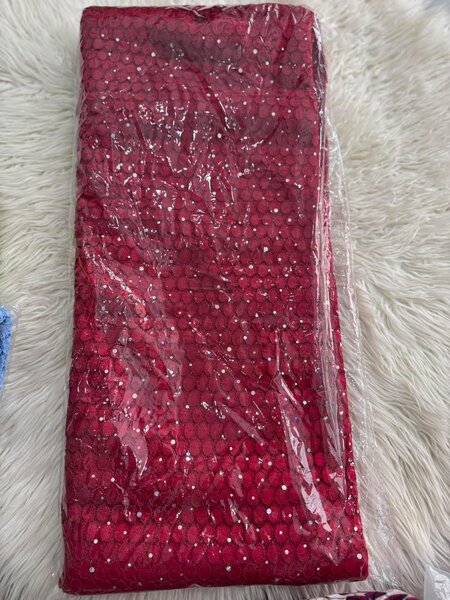 Tissu Dentelle Brillant Rouge