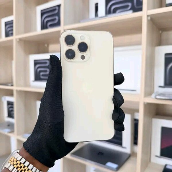 iPhone 14 pro max 132go