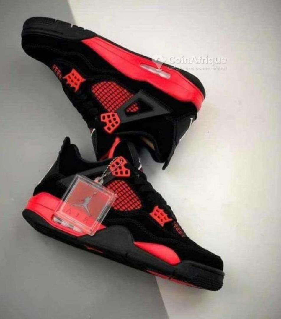Baskets Nike Jordan 4 stylé