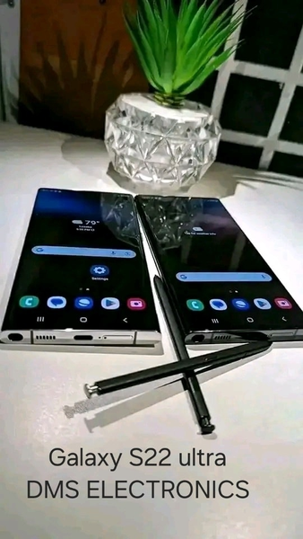 Samsung Galaxy S22 ultra  // 128gb  Storage  ,, 8gb ram // 108 main camera  // 5000mAh battery capacity 