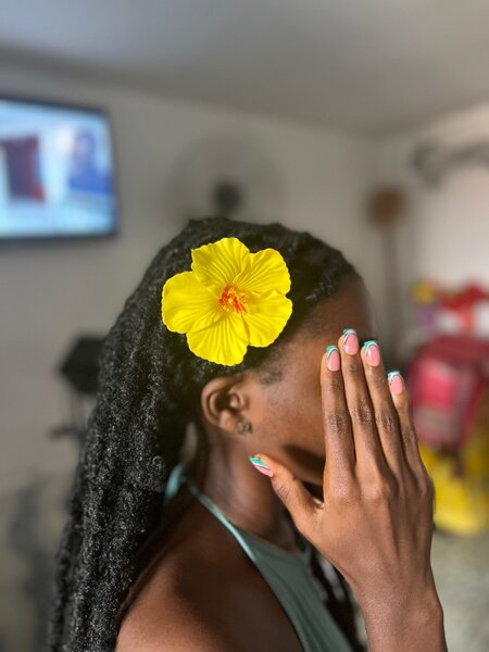 Fleur artificielle cheveux