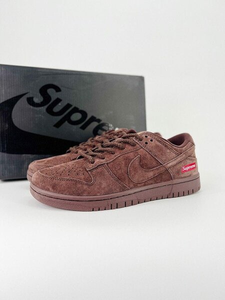 Baskets Supreme x Nike Suede