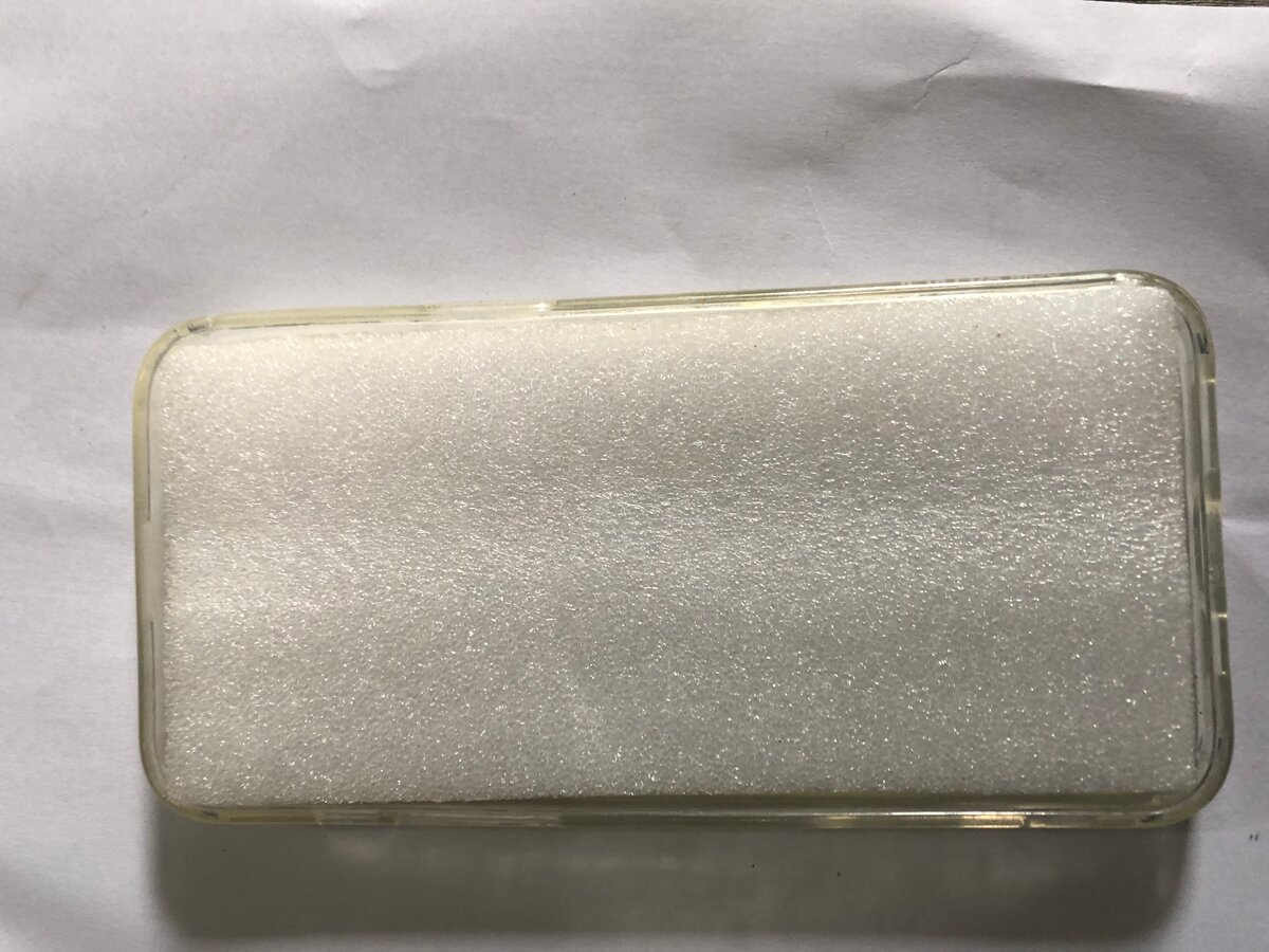 Coque transparente magnétique