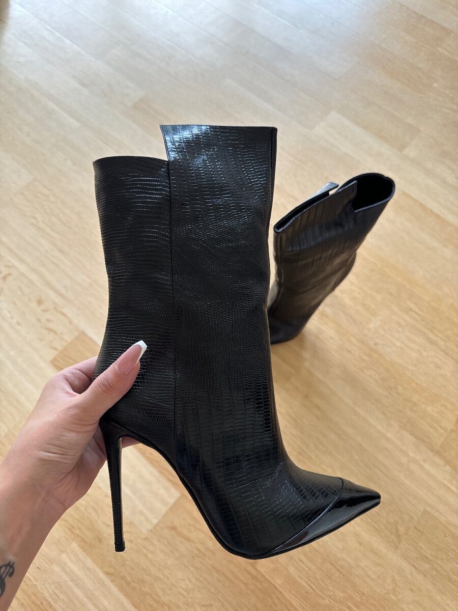 Новые стильные полусапожки